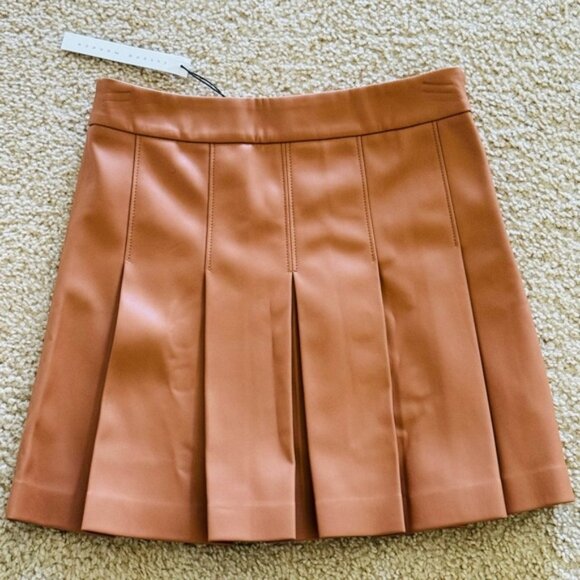 NWT SUSANA MONACO Pleated Faux Leather Mini Skirt Caramel Women’s Sz M - Picture 1 of 10